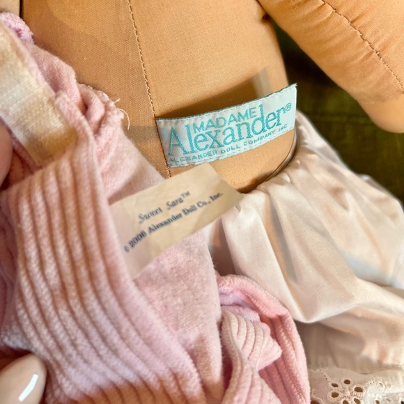 Madame Alexander baby doll, Sweet Sara 2005-2006 - Picture 4 of 6